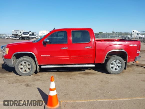 ✅ 2011 GMC Sierra 1500 SLE • VIN: 3GTP2VE3XBG314682 • Lot: 43210901. Wystawiony na IAAI z przebiegiem 208 205 mil. Bezpłatny archiwum sprzedaży aukcyjnych z USA i szczegółowy raport historii pojazdu na DreamBid. Zdjęcie 14.