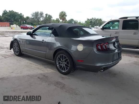 2014 Ford Mustang V6 с VIN 1ZVBP8EM7E5246694, выставлен на аукционе IAAI как лот 43213482 с пробегом 204 803 миль миль и . История ставок и продаж доступна на DreamBid. Изображение 3.