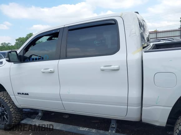 ✅ 2021 Ram 1500 Big Horn • VIN: 1C6SRFFT9MN598009 • Lot: 42442713. Listed on IAAI with 113,784 mi. Free auction sales archive from the USA and detailed vehicle history report at DreamBid. Image 15.
