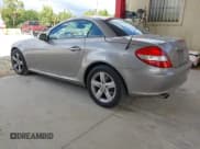 ✅ 2006 Mercedes-Benz SLK 280 • VIN: WDBWK54F06F118716 • Lot: 43378113. Wystawiony na IAAI z przebiegiem 77 650 mil. Bezpłatny archiwum sprzedaży aukcyjnych z USA i szczegółowy raport historii pojazdu na DreamBid. Zdjęcie 3.
