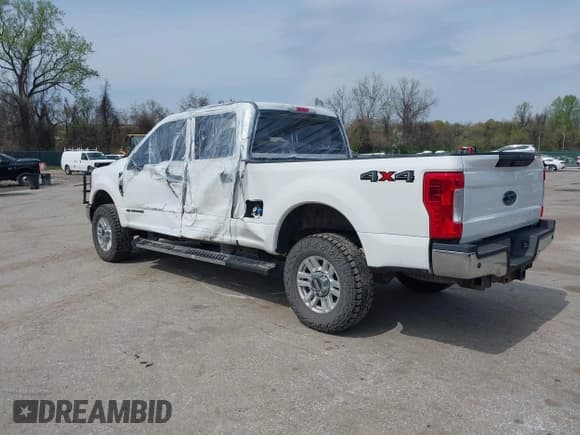 ✅ 2019 Ford F-250 XL • VIN: 1FT7W2BT8KEC84046 • Lot: 41969888. Listed on IAAI with 64,831 mi. Free auction sales archive from the USA and detailed vehicle history report at DreamBid. Image 3.