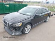 ✅ 2017 Volkswagen Passat SE • VIN: 1VWGT7A37HC063658 • Лот: 43119635. Опубликован ранее на IAAI с пробегом 95 974 миль. Бесплатный доступ к архиву аукционных продаж из США и подробный отчёт об истории автомобиля на DreamBid. Изображение 2.
