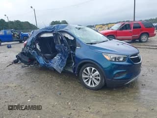 ✅ 2020 Buick Encore Preferred • VIN: KL4CJASB2LB049394 • Lot: 42915241. Wystawiony na IAAI z przebiegiem Nie podano. Bezpłatny archiwum sprzedaży aukcyjnych z USA i szczegółowy raport historii pojazdu na DreamBid. Zdjęcie 1.
