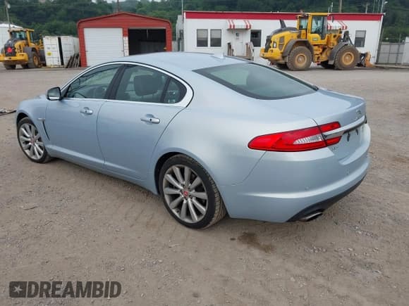 ✅ 2014 Jaguar XF SC • VIN: SAJWJ0EF3E8U13643 • Lot: 42689727. Wystawiony na IAAI z przebiegiem 47 560 mil. Bezpłatny archiwum sprzedaży aukcyjnych z USA i szczegółowy raport historii pojazdu na DreamBid. Zdjęcie 3.