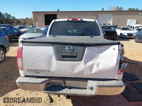 ✅ 2005 Nissan Frontier Nismo • VIN: 1N6AD07W85C421289 • Lot: 43691041. Wystawiony na IAAI z przebiegiem 201 155 mil. Bezpłatny archiwum sprzedaży aukcyjnych z USA i szczegółowy raport historii pojazdu na DreamBid. Zdjęcie 16.