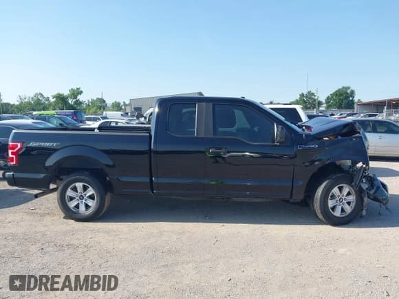 ✅ 2018 Ford F-150 XL • VIN: 1FTEX1CB1JKD88575 • Lot: 42395186. Wystawiony na IAAI z przebiegiem 80 056 mil. Bezpłatny archiwum sprzedaży aukcyjnych z USA i szczegółowy raport historii pojazdu na DreamBid. Zdjęcie 13.