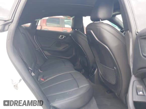 ✅ 2021 BMW 2 Series 228i • VIN: WBA53AK06M7J27877 • Lot: 41956951. Wystawiony na IAAI z przebiegiem 37 321 mil. Bezpłatny archiwum sprzedaży aukcyjnych z USA i szczegółowy raport historii pojazdu na DreamBid. Zdjęcie 8.