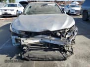 ✅ 2022 Toyota Camry Hybrid LE • VIN: 4T1C31AK2NU579899 • Lot: 70712105. Wystawiony na Copart z przebiegiem 153 521 mil. Bezpłatny archiwum sprzedaży aukcyjnych z USA i szczegółowy raport historii pojazdu na DreamBid. Zdjęcie 5.