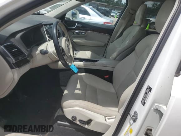 ✅ 2019 Volvo XC90 Momentum • VIN: YV4102CK7K1439106 • Lot: 65296725. Listed on Copart with 82,853 mi. Free auction sales archive from the USA and detailed vehicle history report at DreamBid. Image 7.