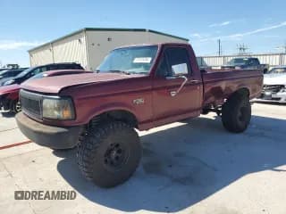 ✅ 1996 Ford F-150 • VIN: 1FTEF15N7TLA50671 • Lot: 70824434. Wystawiony na Copart z przebiegiem 97 225 mil. Bezpłatny archiwum sprzedaży aukcyjnych z USA i szczegółowy raport historii pojazdu na DreamBid. Zdjęcie 1.
