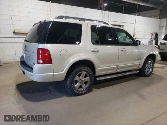 ✅ 2005 Ford Explorer Limited • VIN: 1FMZU75WX5ZA12656 • Lot: 82709825. Wystawiony na Copart z przebiegiem 229 924 mil. Bezpłatny archiwum sprzedaży aukcyjnych z USA i szczegółowy raport historii pojazdu na DreamBid. Zdjęcie 3.