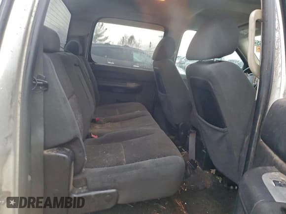 ✅ 2007 Chevrolet Silverado 2500HD 2LT • VIN: 1GCHK23617F538187 • Lot: 93531755. Wystawiony na Copart z przebiegiem 323 641 mil. Bezpłatny archiwum sprzedaży aukcyjnych z USA i szczegółowy raport historii pojazdu na DreamBid. Zdjęcie 10.