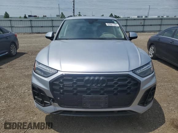 ✅ 2023 Audi Q5 S line Prestige • VIN: WA1FAAFY6P2133378 • Lot: 62661335. Wystawiony na Copart z przebiegiem Nie podano. Bezpłatny archiwum sprzedaży aukcyjnych z USA i szczegółowy raport historii pojazdu na DreamBid. Zdjęcie 5.