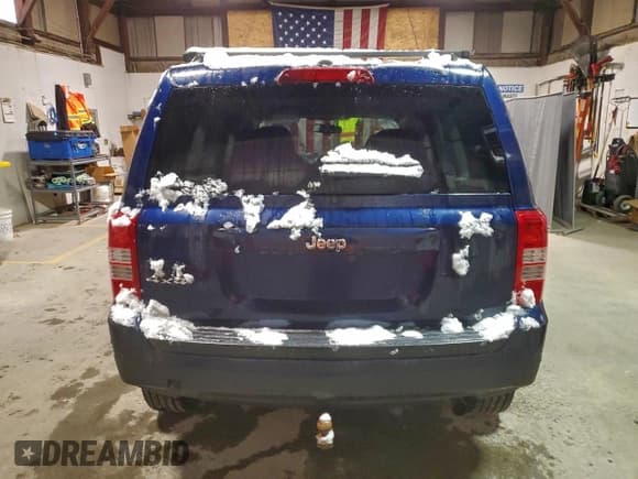 ✅ 2016 Jeep Patriot Sport SE • VIN: 1C4NJRBBXGD521610 • Lot: 95415625. Listed on Copart with 119,984 mi. Free auction sales archive from the USA and detailed vehicle history report at DreamBid. Image 6.