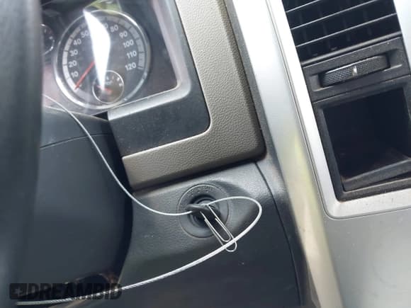 ✅ 2009 Dodge 1500 Laramie • VIN: 1D3HB13T89S725251 • Lot: 42863236. Wystawiony na IAAI z przebiegiem 262 049 mil. Bezpłatny archiwum sprzedaży aukcyjnych z USA i szczegółowy raport historii pojazdu na DreamBid. Zdjęcie 11.