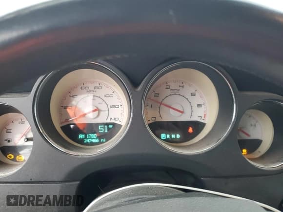 ✅ 2013 Dodge Challenger SXT • VIN: 2C3CDYAG6DH692475 • Lot: 82347434. Wystawiony na Copart z przebiegiem 247 466 mil. Bezpłatny archiwum sprzedaży aukcyjnych z USA i szczegółowy raport historii pojazdu na DreamBid. Zdjęcie 9.