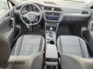 ✅ 2019 Volkswagen Tiguan SE • VIN: 3VV2B7AX2KM073184 • Lot: 89795945. Wystawiony na Copart z przebiegiem 95 380 mil. Bezpłatny archiwum sprzedaży aukcyjnych z USA i szczegółowy raport historii pojazdu na DreamBid. Zdjęcie 8.