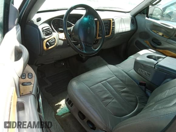 ✅ 1998 Ford F-150 XL • VIN: 1FTZX08W3WKA23376 • Лот: 54631725. Опубликован ранее на Copart с пробегом 137 896 миль. Бесплатный доступ к архиву аукционных продаж из США и подробный отчёт об истории автомобиля на DreamBid. Изображение 8.