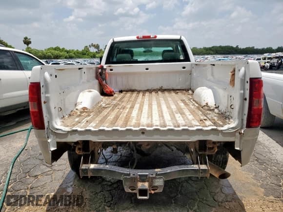 ✅ 2013 Chevrolet Silverado 2500HD Work Truck • VIN: 1GC2KVCGXDZ297742 • Lot: 59491095. Wystawiony na Copart z przebiegiem 158 449 mil. Bezpłatny archiwum sprzedaży aukcyjnych z USA i szczegółowy raport historii pojazdu na DreamBid. Zdjęcie 6.