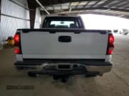 ✅ 2006 Chevrolet Silverado 2500HD LT2 • VIN: 1GCHK23U06F154978 • Lot: 80367745. Wystawiony na Copart z przebiegiem 135 173 mil. Bezpłatny archiwum sprzedaży aukcyjnych z USA i szczegółowy raport historii pojazdu na DreamBid. Zdjęcie 6.