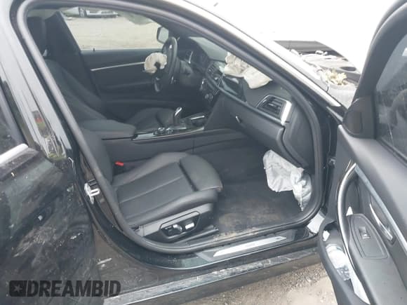 ✅ 2018 BMW 3 Series 330i xDrive • VIN: WBA8D9C53JA616349 • Лот: 43064534. Опубликован ранее на IAAI с пробегом 59 466 миль. Бесплатный доступ к архиву аукционных продаж из США и подробный отчёт об истории автомобиля на DreamBid. Изображение 5.