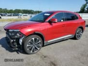 ✅ 2024 VinFast VF 8 Plus • VIN: RLLV1AFA7RH007881 • Lot: 65514165. Wystawiony na Copart z przebiegiem 8 138 mil. Bezpłatny archiwum sprzedaży aukcyjnych z USA i szczegółowy raport historii pojazdu na DreamBid. Zdjęcie 1.