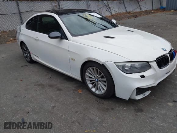 ✅ 2012 BMW 3 Series 328i xDrive • VIN: WBAKF3C58CE793584 • Lot: 43670975. Listed on IAAI with 82,081 mi. Free auction sales archive from the USA and detailed vehicle history report at DreamBid. Image 1.