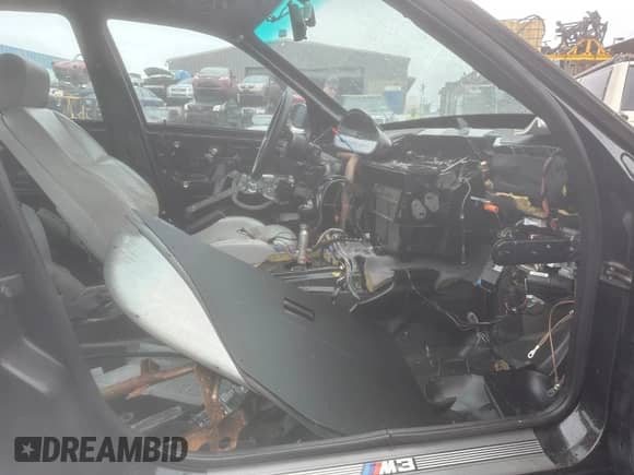 1998 BMW 3 Series M3s with VIN WBSCD9325WEE09458, listed as a Copart auction lot 48253425 with 254,162 mi miles and Clean title. Bid and sale history available at DreamBid. Image 5.