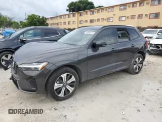 ✅ 2024 Volvo XC60 Plus Dark Theme • VIN: YV4H60DLXR1877878 • Lot: 65983915. Listed on Copart with 19,551 mi. Free auction sales archive from the USA and detailed vehicle history report at DreamBid. Image 1.