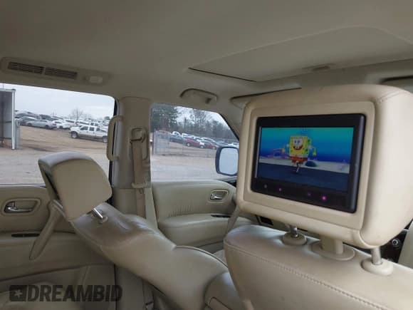 ✅ 2013 Infiniti QX56 • VIN: JN8AZ2ND2D9730161 • Lot: 41598211. Wystawiony na IAAI z przebiegiem 194 410 mil. Bezpłatny archiwum sprzedaży aukcyjnych z USA i szczegółowy raport historii pojazdu na DreamBid. Zdjęcie 19.