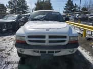 ✅ 2002 Dodge Dakota Sport • VIN: 1B7HG38NX2S637243 • Lot: 45389675. Wystawiony na Copart z przebiegiem 173 333 mil. Bezpłatny archiwum sprzedaży aukcyjnych z USA i szczegółowy raport historii pojazdu na DreamBid. Zdjęcie 5.