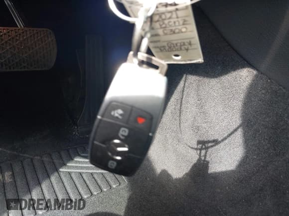 ✅ 2021 Mercedes-Benz C 300 • VIN: W1KWF8EB0MR637737 • Lot: 42613010. Wystawiony na IAAI z przebiegiem 71 368 mil. Bezpłatny archiwum sprzedaży aukcyjnych z USA i szczegółowy raport historii pojazdu na DreamBid. Zdjęcie 11.