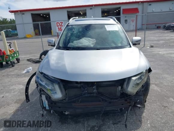 ✅ 2017 Nissan Rogue SV • VIN: JN8AT2MT7HW380107 • Lot: 43618034. Listed on IAAI with 99,472 mi. Free auction sales archive from the USA and detailed vehicle history report at DreamBid. Image 6.