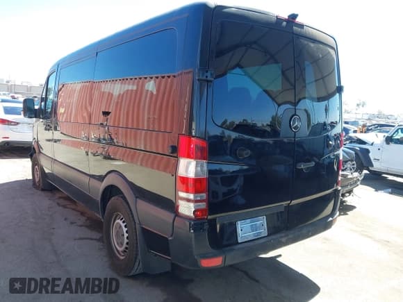 ✅ 2014 Mercedes-Benz Sprinter Passenger • VIN: WDZPE7DC6E5925034 • Лот: 42816182. Опубликован ранее на IAAI с пробегом 311 250 миль. Бесплатный доступ к архиву аукционных продаж из США и подробный отчёт об истории автомобиля на DreamBid. Изображение 3.