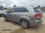 ✅ 2012 Kia Sorento SX • VIN: 5XYKW4A22CG212850 • Lot: 84460805. Wystawiony na Copart z przebiegiem 243 465 mil. Bezpłatny archiwum sprzedaży aukcyjnych z USA i szczegółowy raport historii pojazdu na DreamBid. Zdjęcie 2.