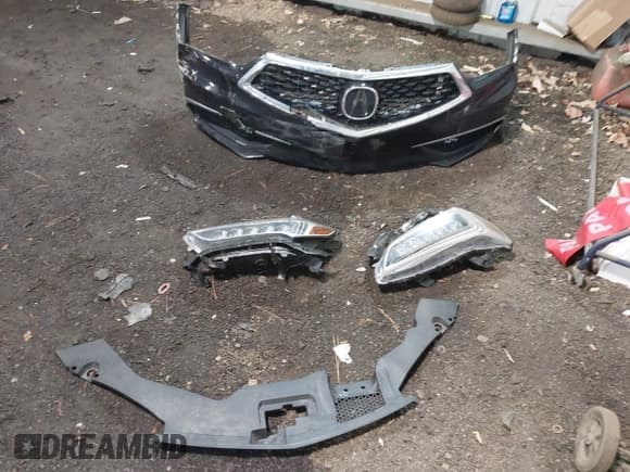 ✅ 2018 Acura TLX Technology • VIN: 19UUB3F56JA003336 • Lot: 43796531. Listed on IAAI with 68,844 mi. Free auction sales archive from the USA and detailed vehicle history report at DreamBid. Image 12.