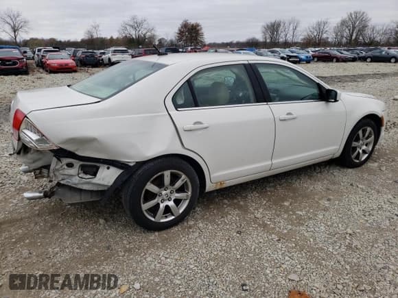 ✅ 2010 Mercury Milan Premier • VIN: 3MEHM0JG4AR660609 • Lot: 56673135. Listed on Copart with 221,041 mi. Free auction sales archive from the USA and detailed vehicle history report at DreamBid. Image 3.