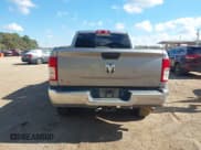 ✅ 2022 Ram 2500 Tradesman • VIN: 3C6UR5CJXNG251224 • Lot: 43541750. Wystawiony na IAAI z przebiegiem 167 400 mil. Bezpłatny archiwum sprzedaży aukcyjnych z USA i szczegółowy raport historii pojazdu na DreamBid. Zdjęcie 16.