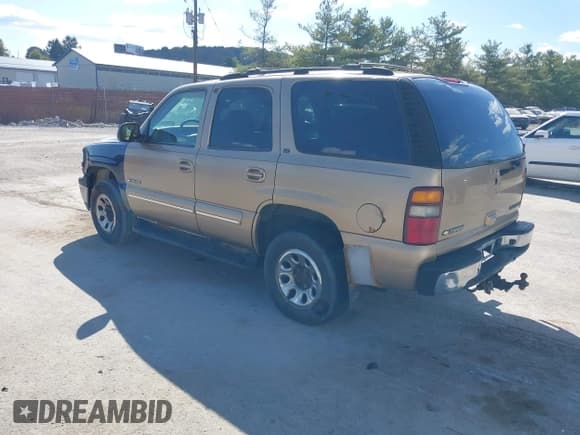 ✅ 2001 Chevrolet Tahoe LS • VIN: 1GNEK13T81J166958 • Lot: 43200403. Wystawiony na IAAI z przebiegiem 248 332 mil. Bezpłatny archiwum sprzedaży aukcyjnych z USA i szczegółowy raport historii pojazdu na DreamBid. Zdjęcie 3.