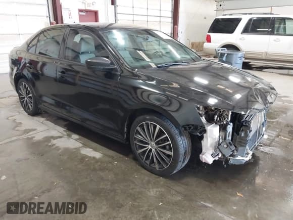 ✅ 2016 Volkswagen Jetta Sport • VIN: 3VWD17AJ3GM297784 • Lot: 43571468. Wystawiony na IAAI z przebiegiem 71 756 mil. Bezpłatny archiwum sprzedaży aukcyjnych z USA i szczegółowy raport historii pojazdu na DreamBid. Zdjęcie 1.