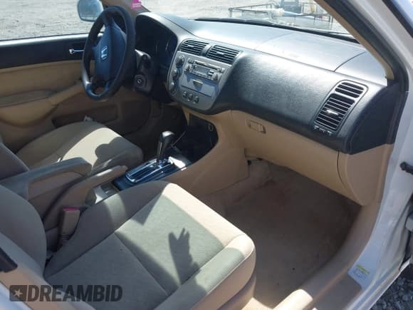 ✅ 2004 Honda Civic • VIN: JHMES96674S000313 • Lot: 43223524. Listed on IAAI with 208,230 mi. Free auction sales archive from the USA and detailed vehicle history report at DreamBid. Image 5.