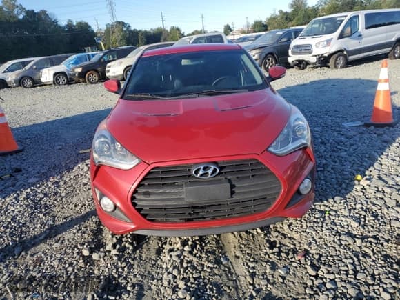 ✅ 2013 Hyundai Veloster Turbo • VIN: KMHTC6AE4DU124963 • Lot: 75407434. Wystawiony na Copart z przebiegiem 113 510 mil. Bezpłatny archiwum sprzedaży aukcyjnych z USA i szczegółowy raport historii pojazdu na DreamBid. Zdjęcie 5.