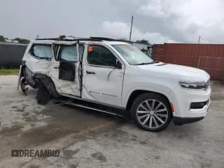 ✅ 2022 Jeep Grand Wagoneer Series II • VIN: 1C4SJVFJ6NS167011 • Lot: 69071254. Wystawiony na Copart z przebiegiem 48 653 mil. Bezpłatny archiwum sprzedaży aukcyjnych z USA i szczegółowy raport historii pojazdu na DreamBid. Zdjęcie 4.