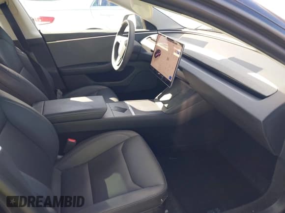 ✅ 2024 Tesla Model 3 • VIN: 5YJ3E1EA9RF737721 • Лот: 43581026. Опубликован ранее на IAAI с пробегом 11 472 миль. Бесплатный доступ к архиву аукционных продаж из США и подробный отчёт об истории автомобиля на DreamBid. Изображение 5.