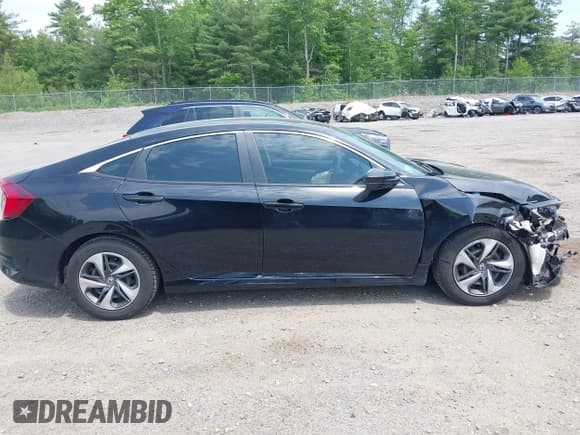 ✅ 2019 Honda Civic LX • VIN: 2HGFC2F62KH560739 • Lot: 42494797. Wystawiony na IAAI z przebiegiem 65 315 mil. Bezpłatny archiwum sprzedaży aukcyjnych z USA i szczegółowy raport historii pojazdu na DreamBid. Zdjęcie 14.