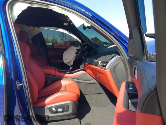 ✅ 2022 BMW X5 M • VIN: 5YMJU0C00N9M64484 • Лот: 41825141. Опубликован ранее на IAAI с пробегом Не указан. Бесплатный доступ к архиву аукционных продаж из США и подробный отчёт об истории автомобиля на DreamBid. Изображение 5.