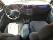 ✅ 2003 Chevrolet S-10 LS • VIN: 1GCDT13X63K142000 • Лот: 55605215. Опубликован ранее на Copart с пробегом 91 864 миль. Бесплатный доступ к архиву аукционных продаж из США и подробный отчёт об истории автомобиля на DreamBid. Изображение 8.