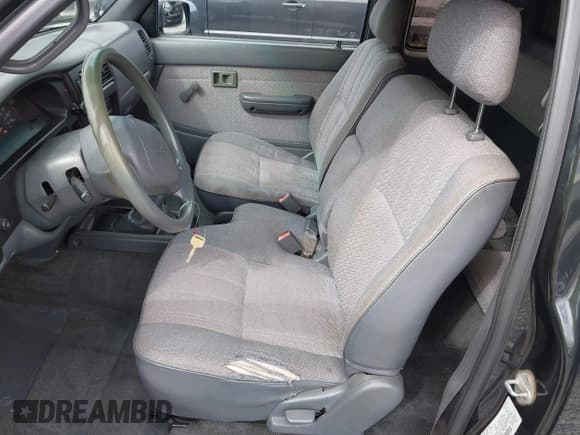 ✅ 1996 Toyota Tacoma • VIN: 4TAWN72N6TZ206531 • Lot: 42915598. Wystawiony na IAAI z przebiegiem 261 050 mil. Bezpłatny archiwum sprzedaży aukcyjnych z USA i szczegółowy raport historii pojazdu na DreamBid. Zdjęcie 6.