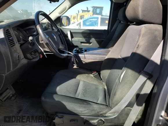 2011 Chevrolet Silverado 1500 LT z VIN 1GCRKSE39BZ243532, wystawiony jako Copart lot #90896595 z przebiegiem 194 972 mil mil oraz Czysty tytuł • Clean title. Historia ofert i sprzedaży dostępna na DreamBid. Obrazek 7.