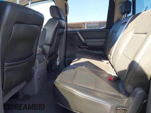 ✅ 2005 Nissan Titan LE • VIN: 1N6AA07B55N555963 • Lot: 42137571. Listed on IAAI with Not provided. Free auction sales archive from the USA and detailed vehicle history report at DreamBid. Image 8.